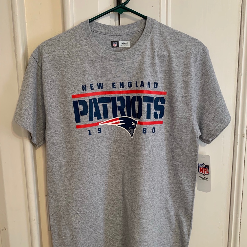 ❤️SOLD ❤️NWT NEW ENGLAND PATRIOTS MED NFL LICENSED